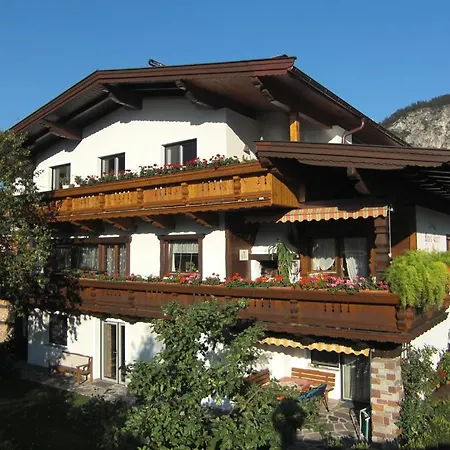 Haus Ager * תיירזה